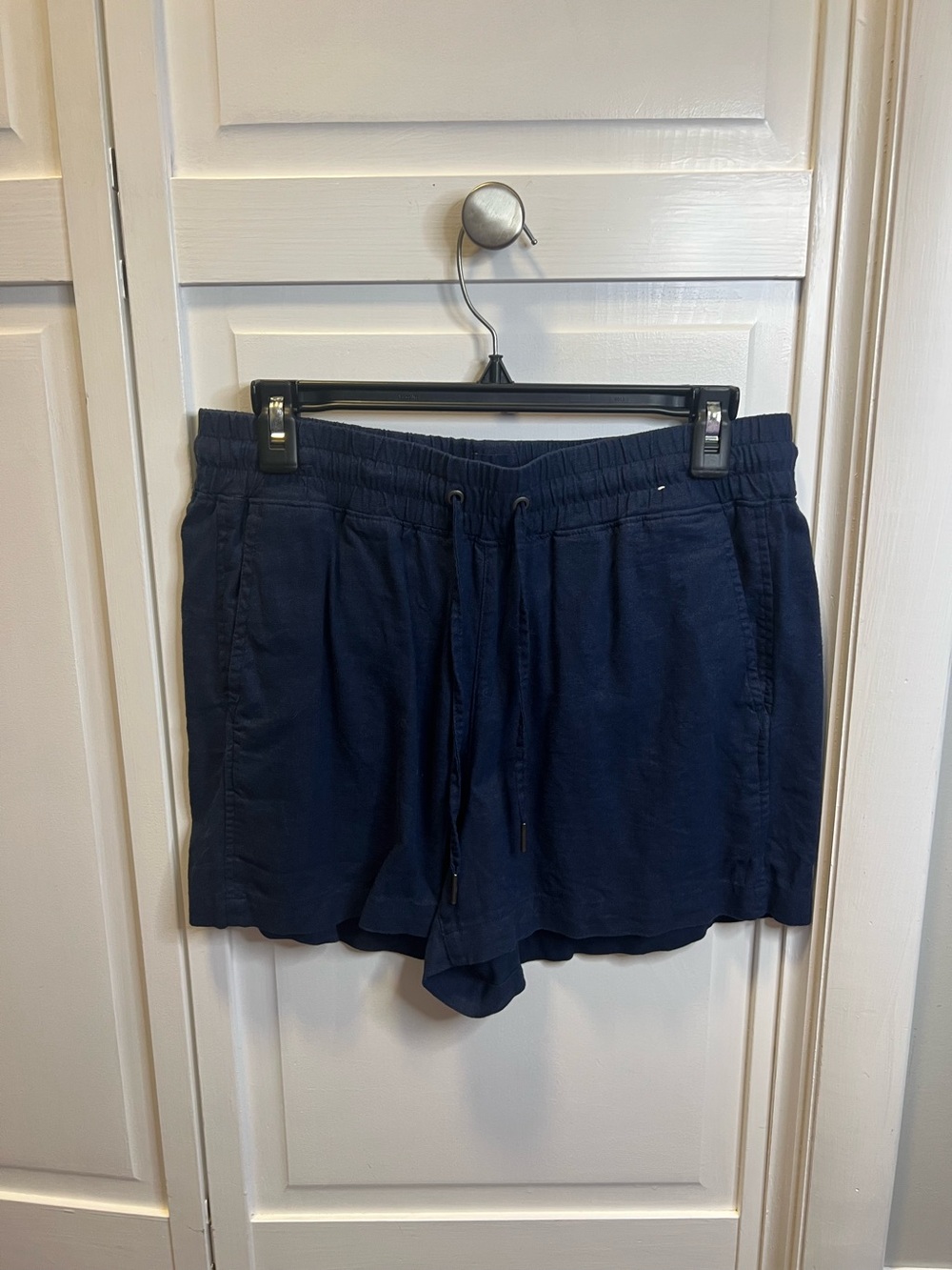 Gap Women’s Linen Blend Shorts Size Small Color Blue